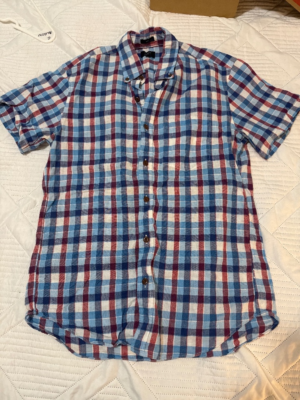 J.Crew men’s red white and blue button down. Short sleeve.
